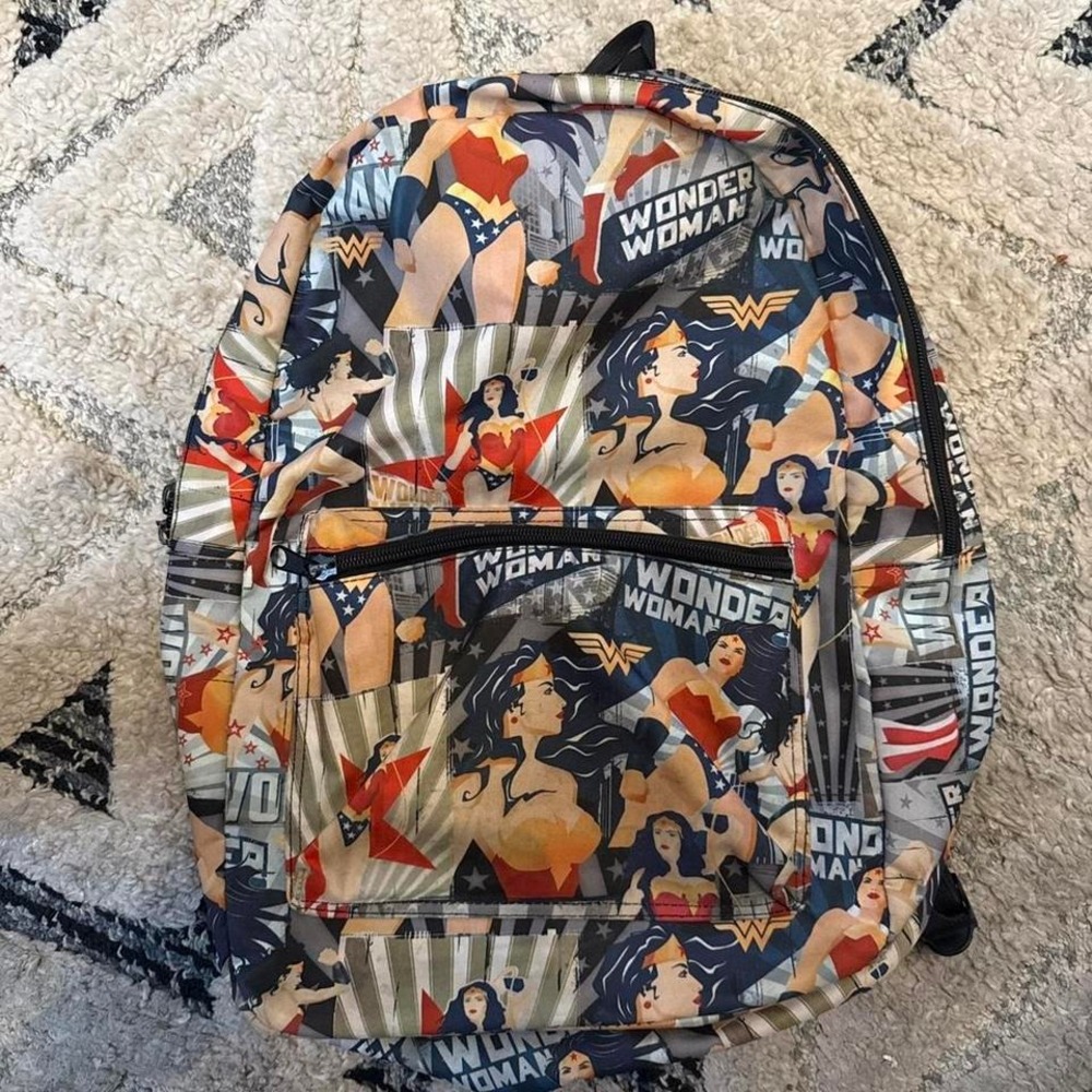 DC Wonder Woman Backpack - Picture 2 of 7